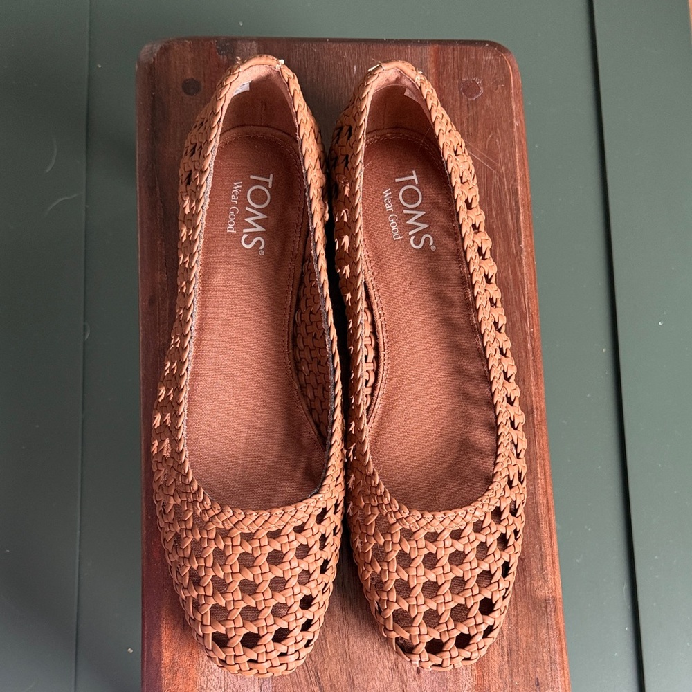 TOMS Woven Crochet Flats in Cognac Size 8 / New without tags
